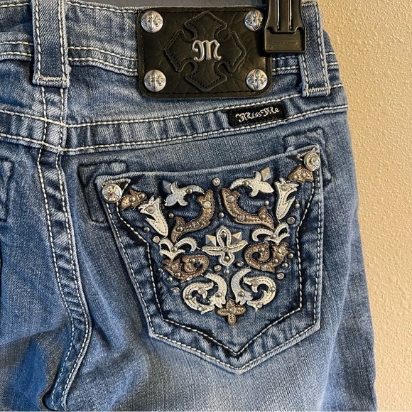 Miss Me Cuff Capris with silver rhinestones and lots of bling size 26 distressed - Picture 3 of 15